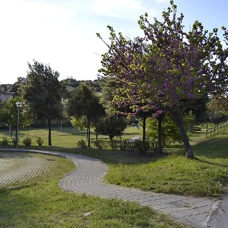 Via Dante 10 * Sirolo